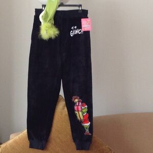💚🖤❤️ 'The Grinch' - Dr. Seuss Cozy Pants & Socks